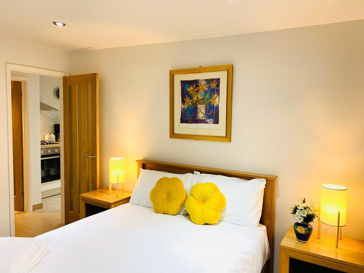 Amber Lodge Hickstead-C Хейвордс-Хит Экстерьер фото