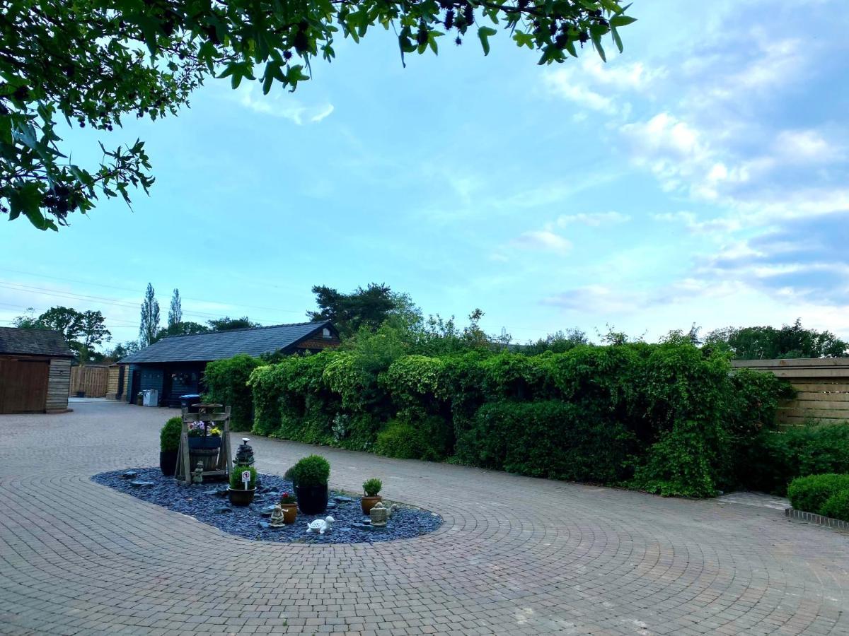 Amber Lodge Hickstead-C Хейвордс-Хит Экстерьер фото